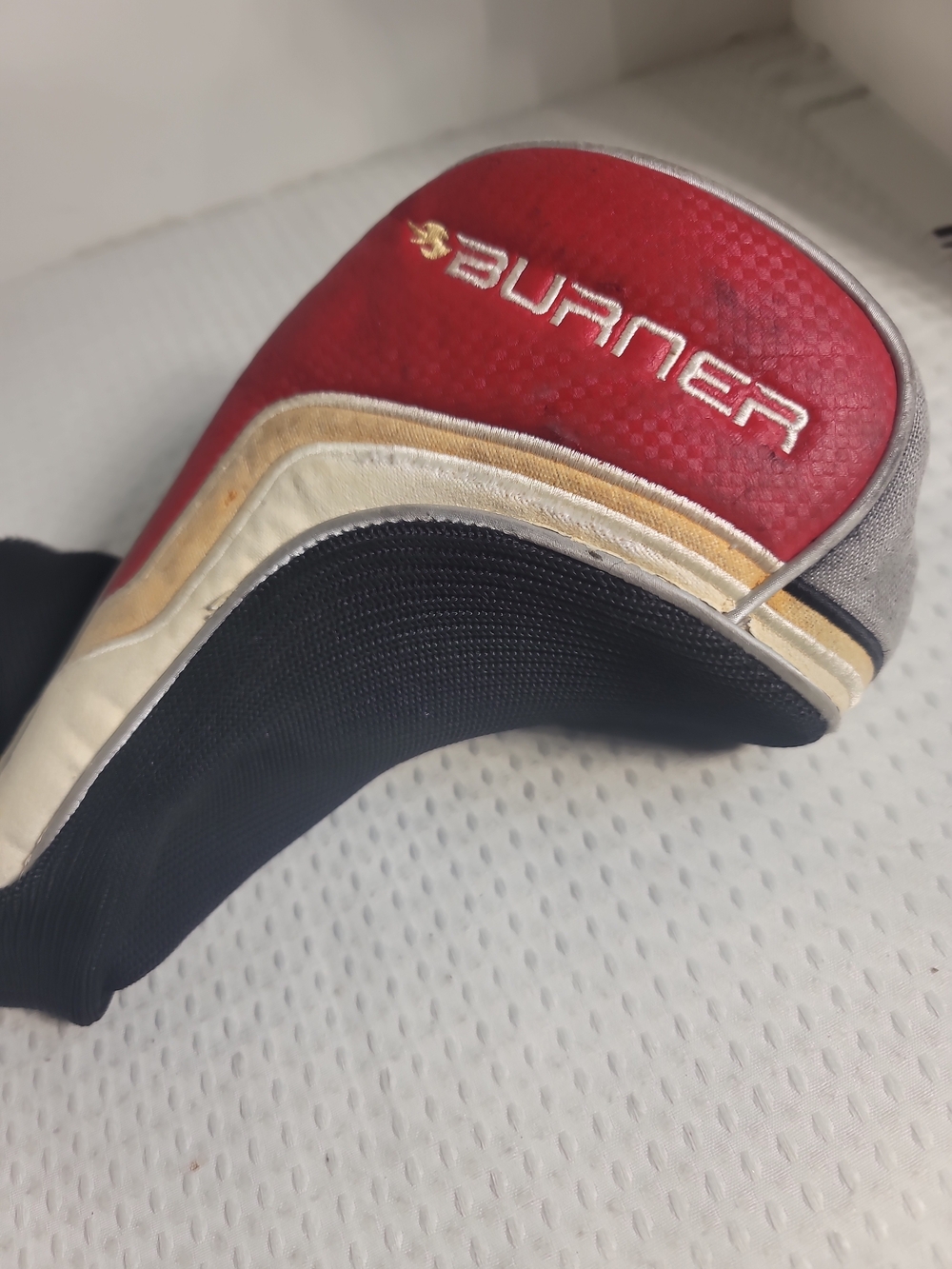 Burner Headcover in Red, Black & Cream - Picture 3 of 16